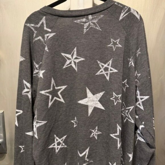 Grey & White Star Raglan Sweatshirt - NWOT - Picture 12 of 16